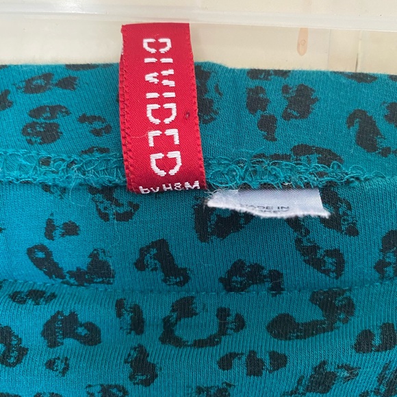 Divided teal leopard print leggings - Picture 3 of 3